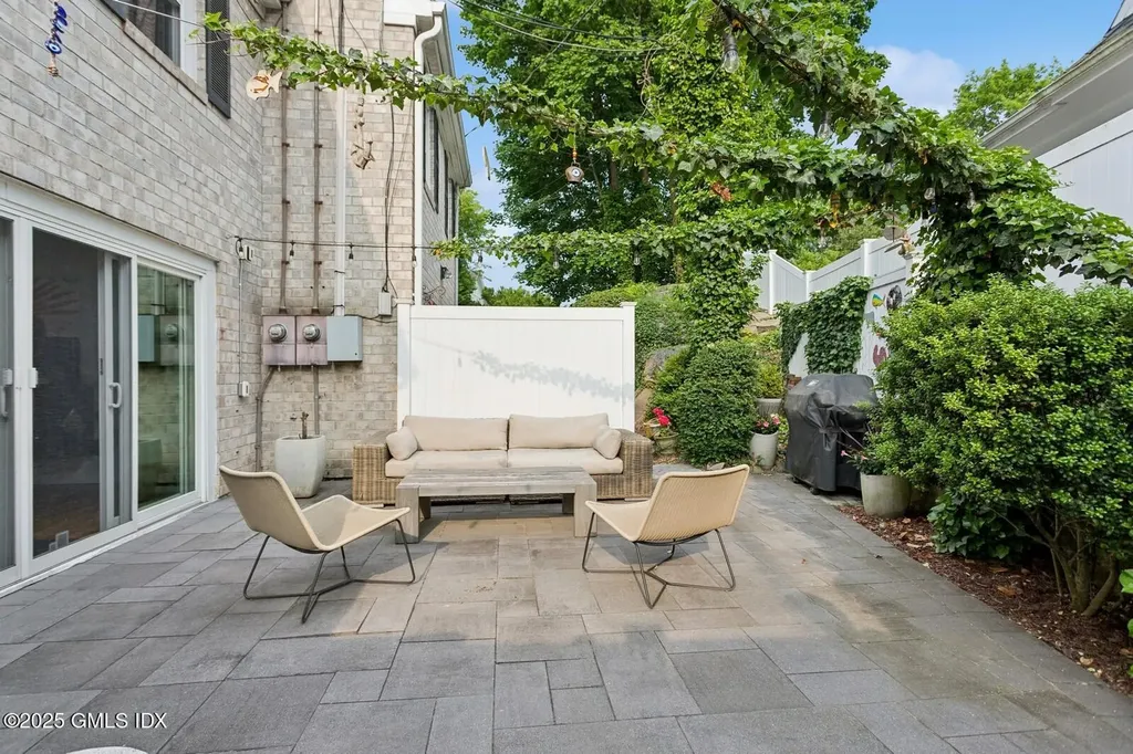 25 Indian Harbor Drive Greenwich CT 06830