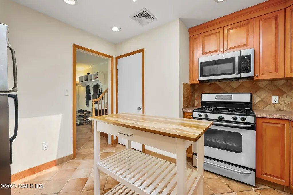 31 Homestead Road Greenwich CT 06831