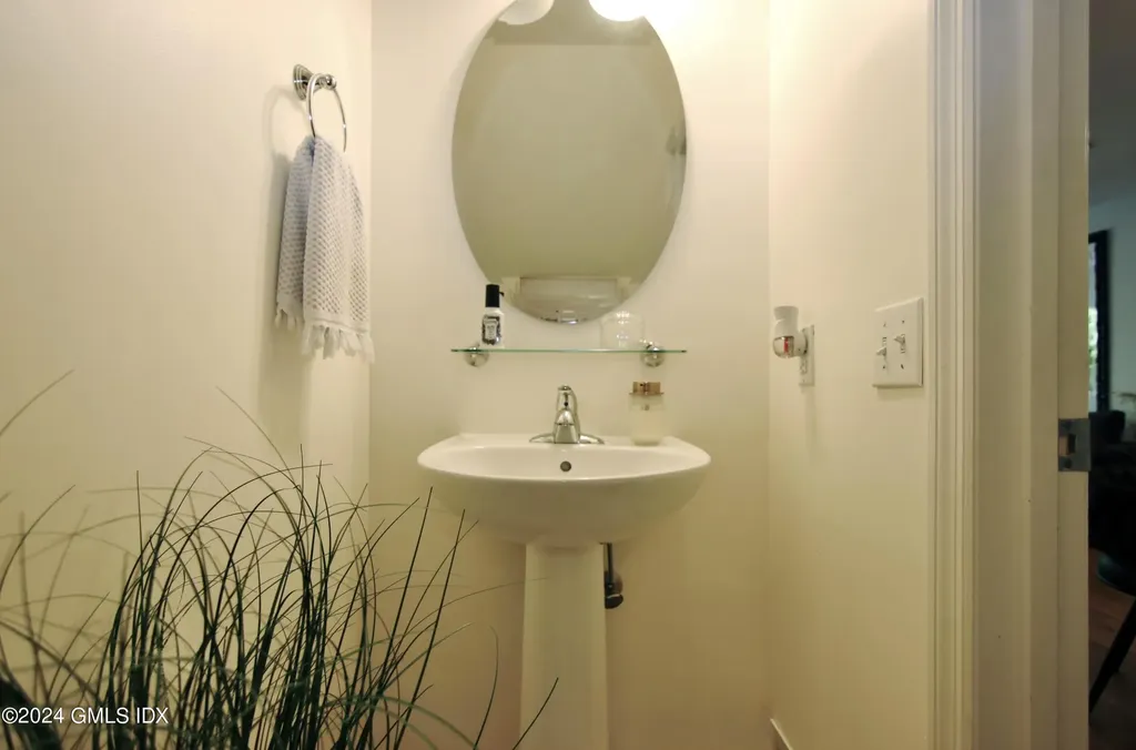 14 Idlewild Manor Greenwich CT 06830