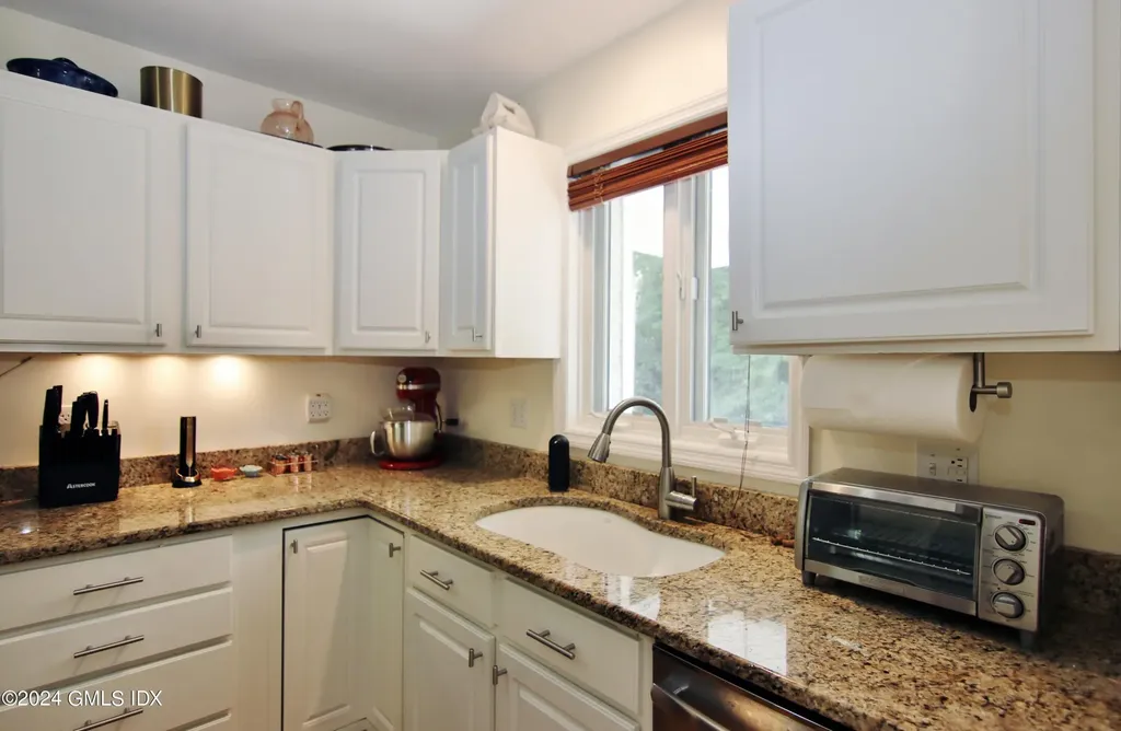 14 Idlewild Manor Greenwich CT 06830