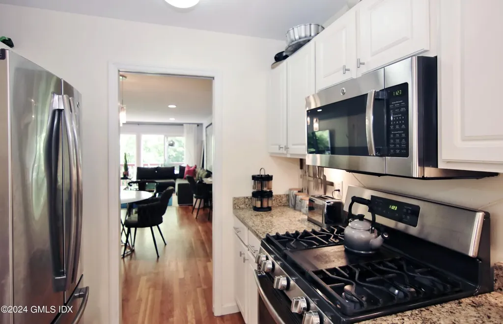 14 Idlewild Manor Greenwich CT 06830