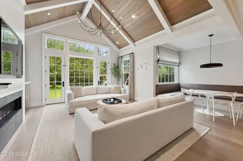 2 Sparrow Lane Greenwich CT 06830