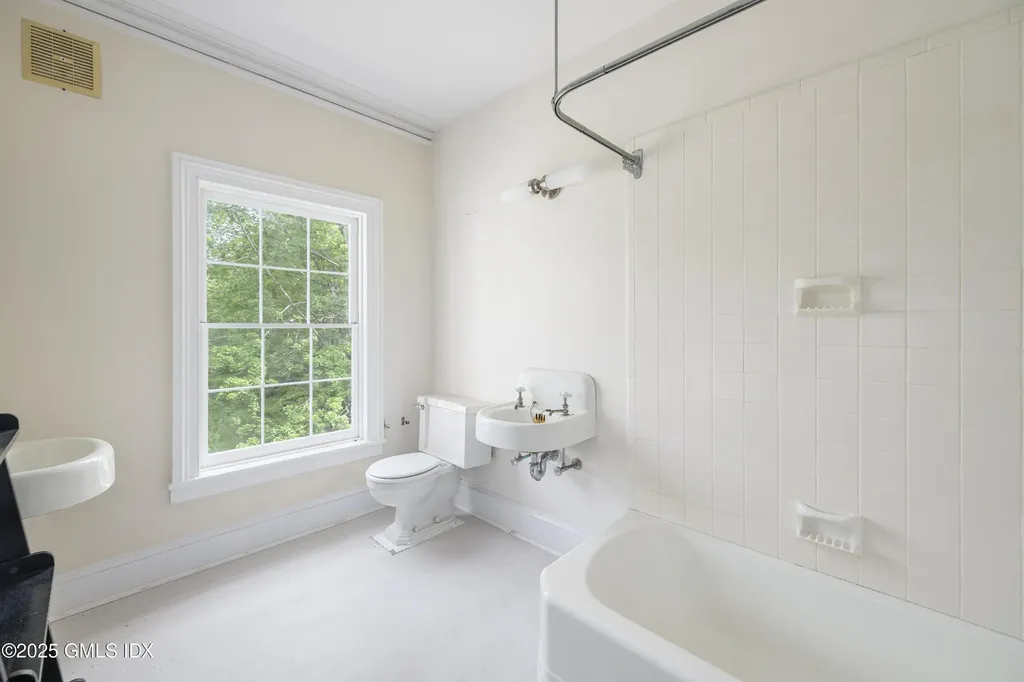 295 Taconic Road Greenwich CT 06831