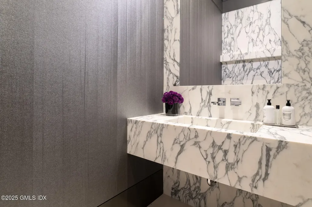 8 Fox Run Lane Greenwich CT 06831