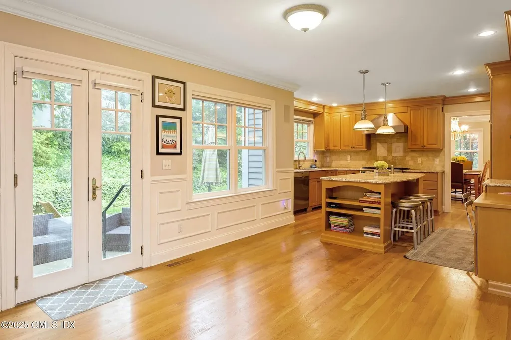 32 Meyer Place Riverside CT 06878