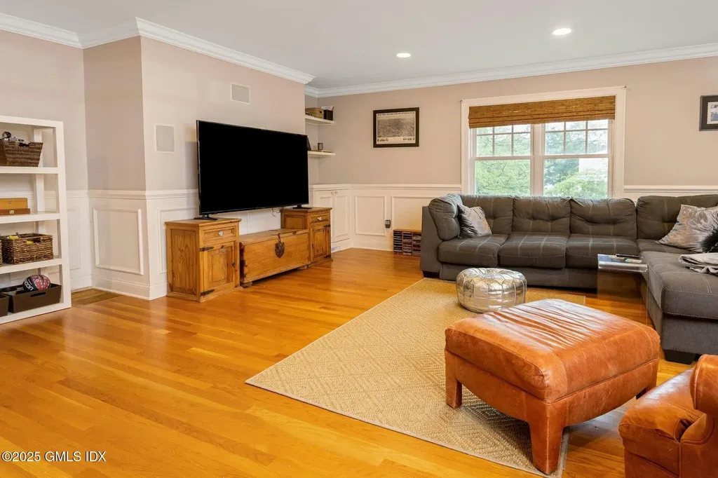 32 Meyer Place Riverside CT 06878