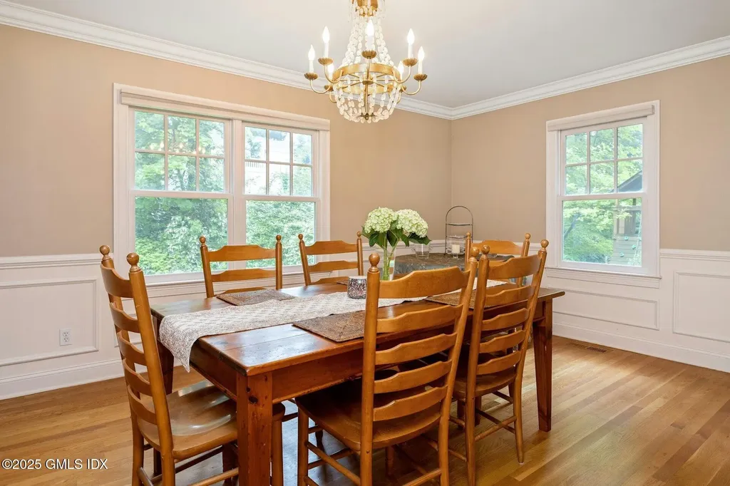 32 Meyer Place Riverside CT 06878