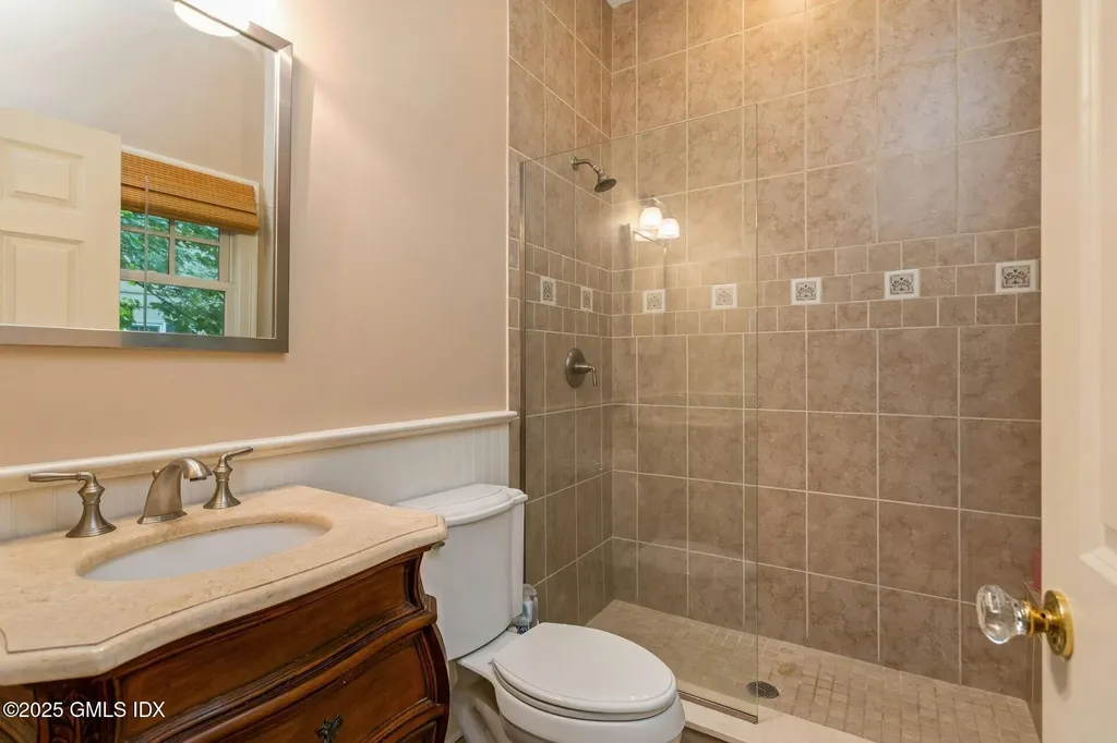 32 Meyer Place Riverside CT 06878