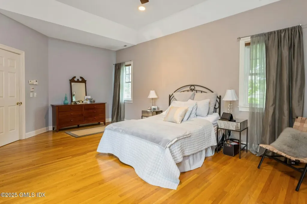 32 Meyer Place Riverside CT 06878