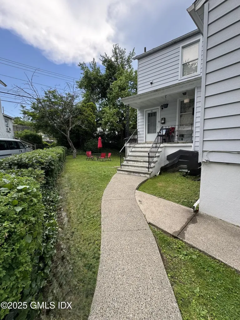 555-557 W Putnam Avenue Greenwich CT 06830