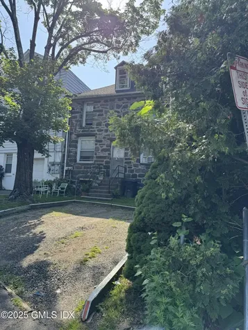 555-557 W Putnam Avenue Greenwich CT 06830