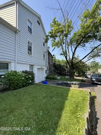 555-557 W Putnam Avenue Greenwich CT 06830