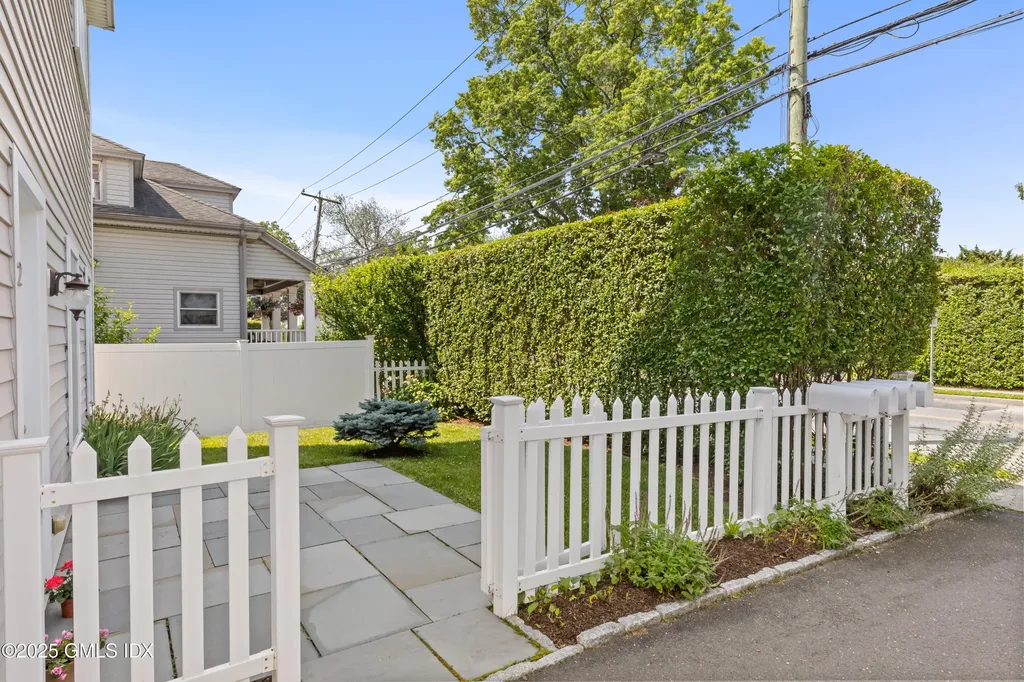 214 Seaside Avenue Stamford CT 06902