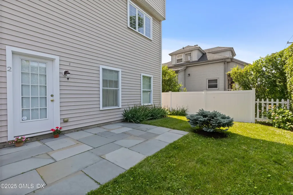 214 Seaside Avenue Stamford CT 06902