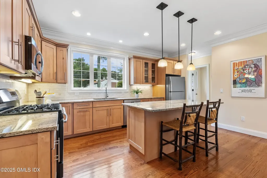 214 Seaside Avenue Stamford CT 06902