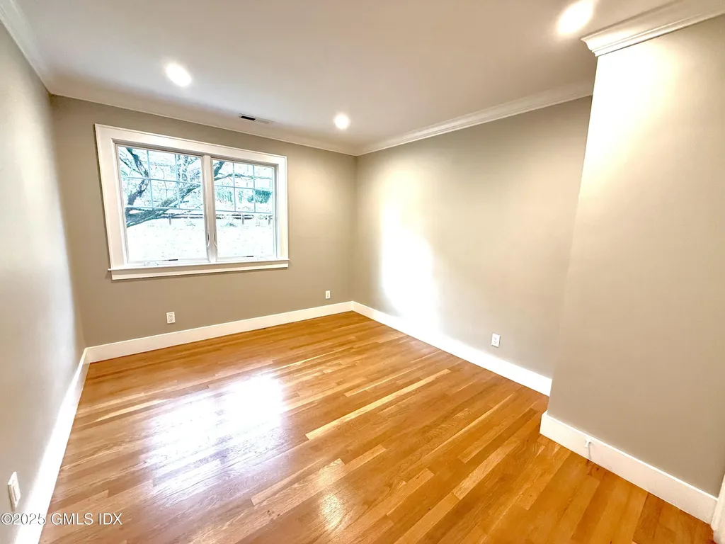 79 Laddins Rock Road Old Greenwich CT 06870