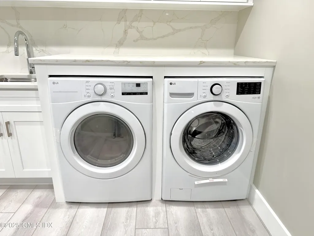 79 Laddins Rock Road Old Greenwich CT 06870