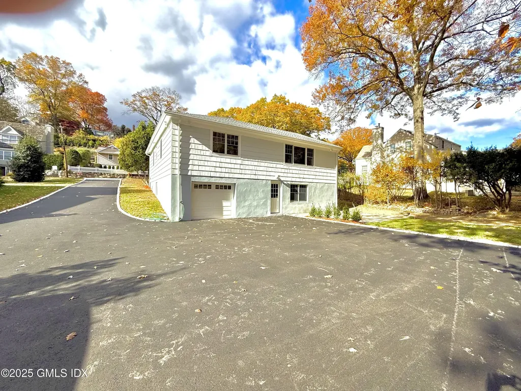 79 Laddins Rock Road Old Greenwich CT 06870