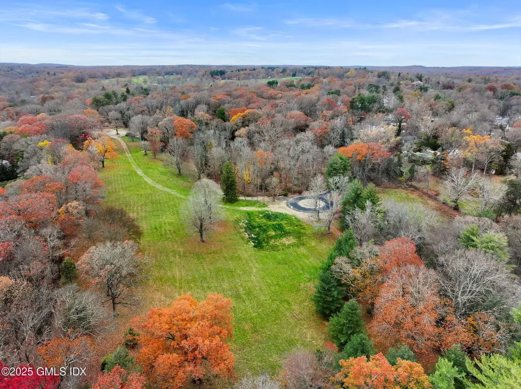 122 Brookwood Lane New Canaan CT 06840