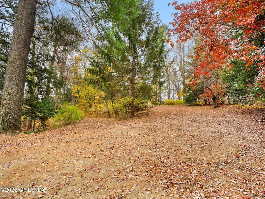 122 Brookwood Lane New Canaan CT 06840