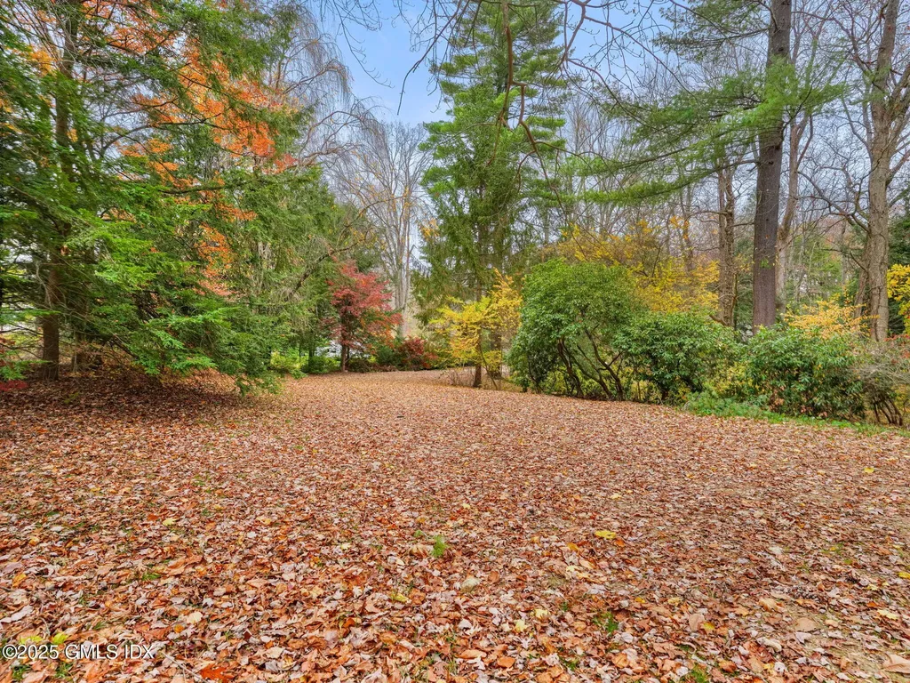 122 Brookwood Lane New Canaan CT 06840