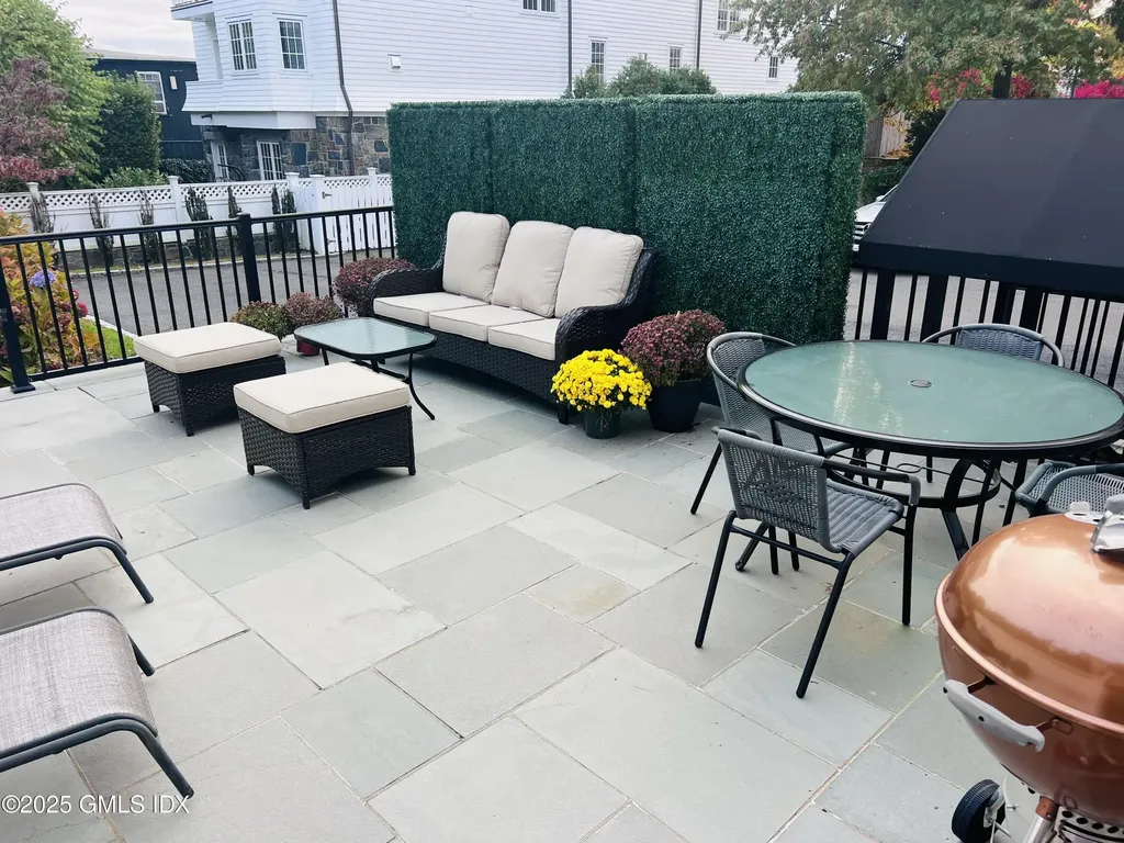 98 Lewis Street Greenwich CT 06830