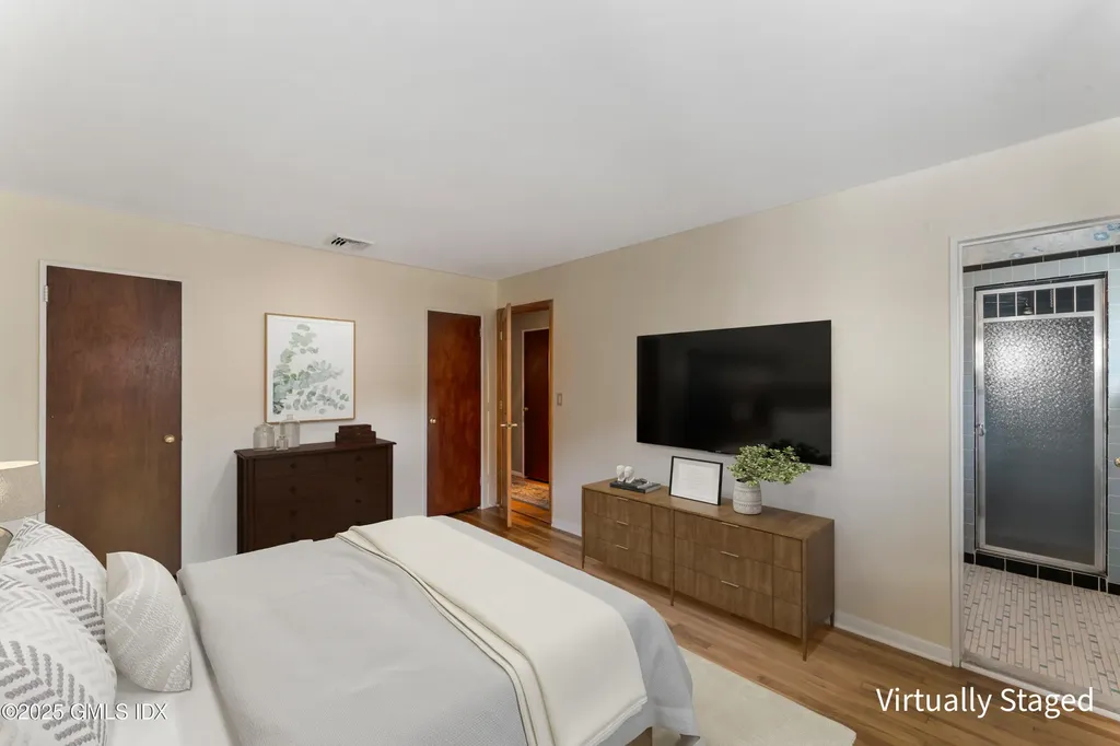 15 Walker Court Greenwich CT 06831