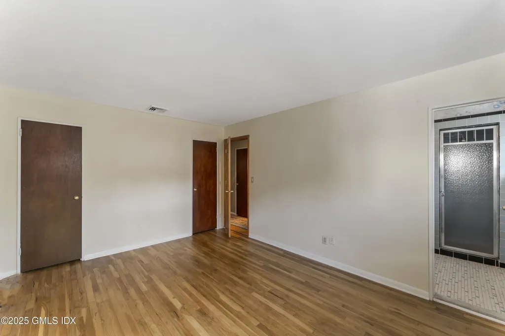 15 Walker Court Greenwich CT 06831