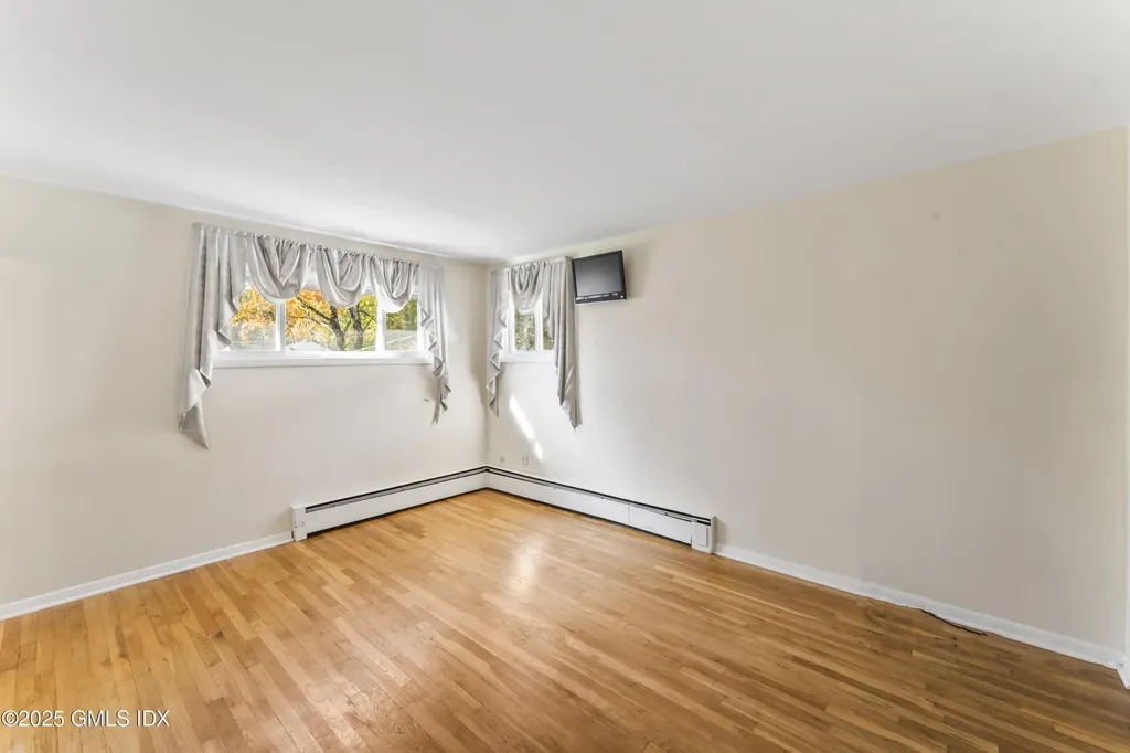 15 Walker Court Greenwich CT 06831