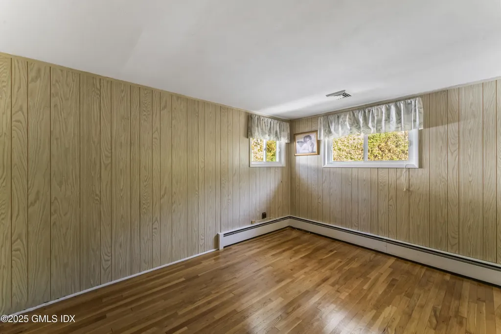 15 Walker Court Greenwich CT 06831