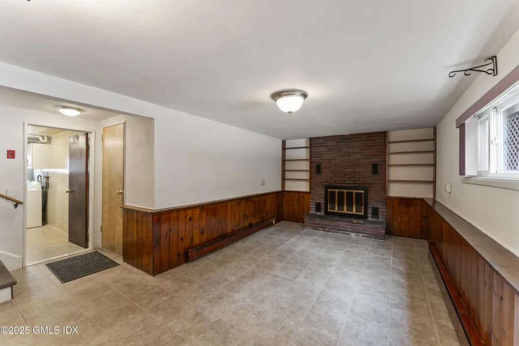 15 Walker Court Greenwich CT 06831