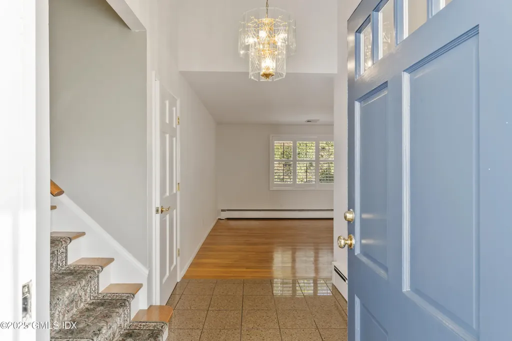 15 Walker Court Greenwich CT 06831