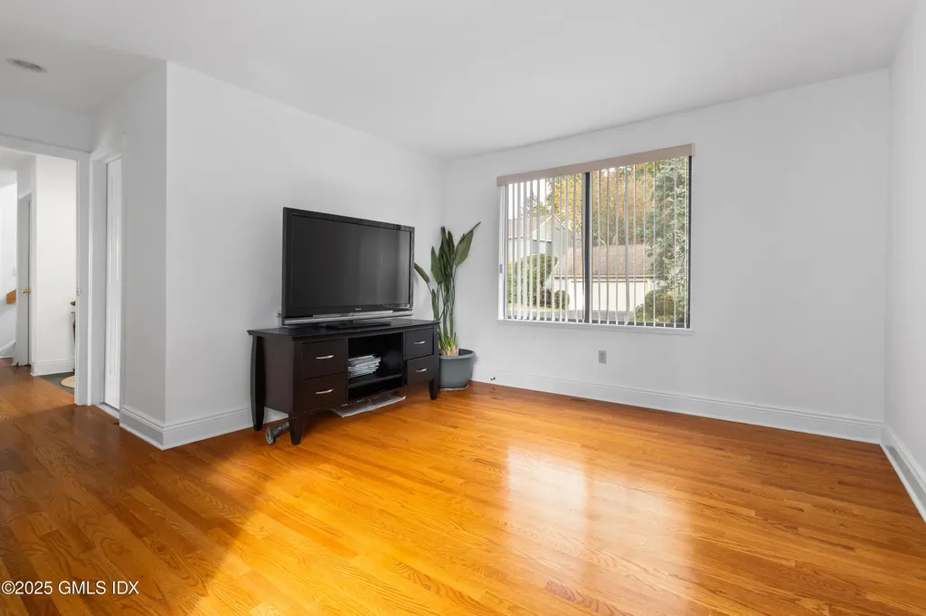 626 W Lyon Farm Drive Greenwich CT 06831