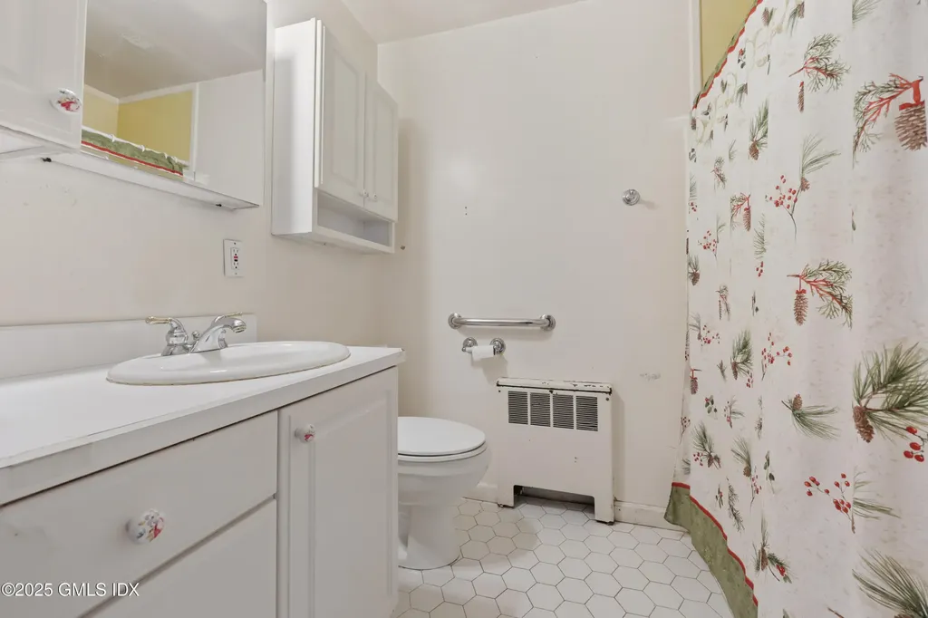 17 Meadow Drive Cos Cob CT 06807