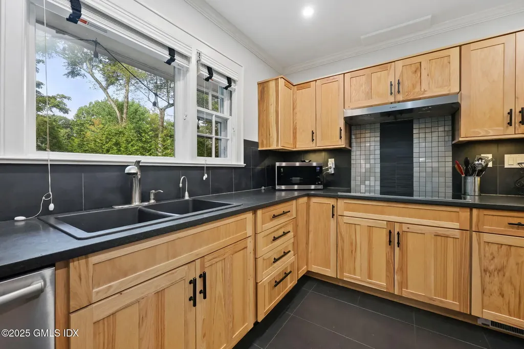 1552 Hope Street Stamford CT 06907