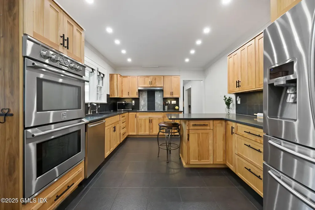 1552 Hope Street Stamford CT 06907