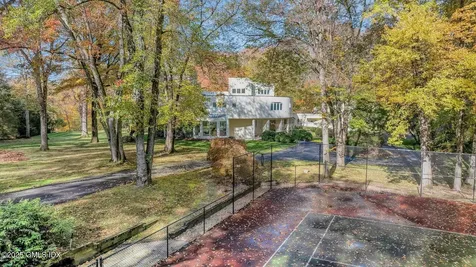 897 Lake Avenue Greenwich CT 06831