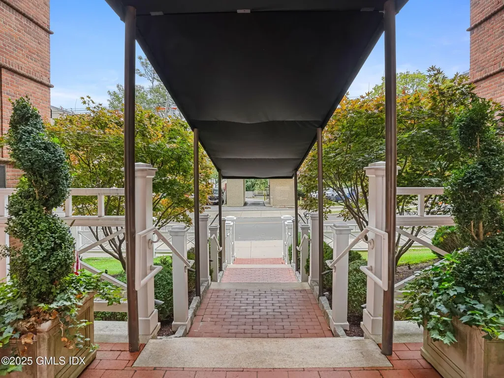 25 W Elm Street Greenwich CT 06830