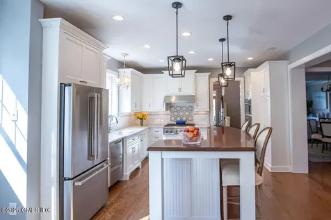 9 Center Road Old Greenwich CT 06870