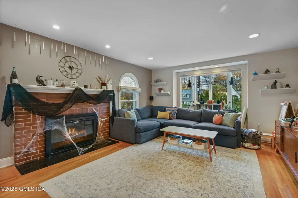 34 Bradley Place Stamford CT 06905