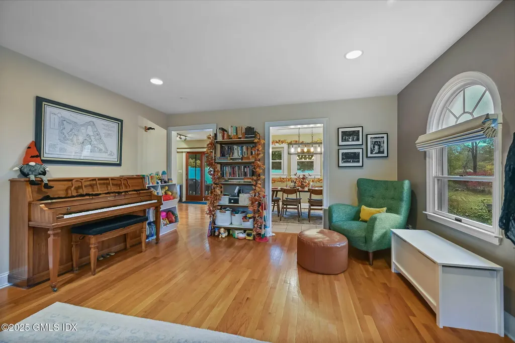 34 Bradley Place Stamford CT 06905