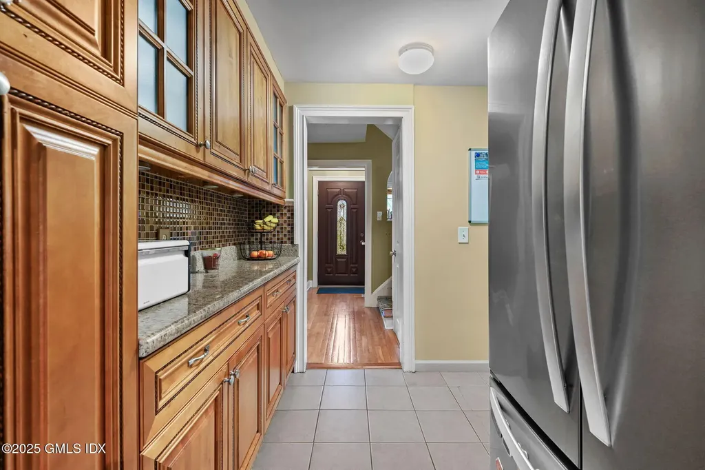 34 Bradley Place Stamford CT 06905