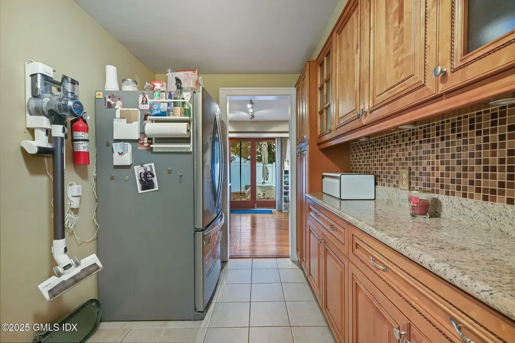 34 Bradley Place Stamford CT 06905