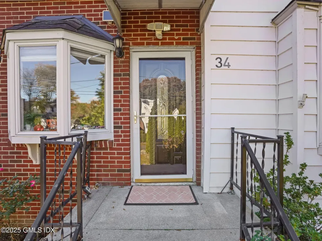 34 Bradley Place Stamford CT 06905