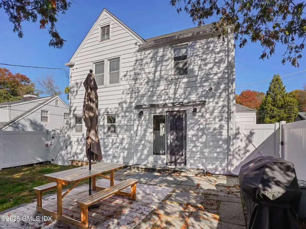 34 Bradley Place Stamford CT 06905