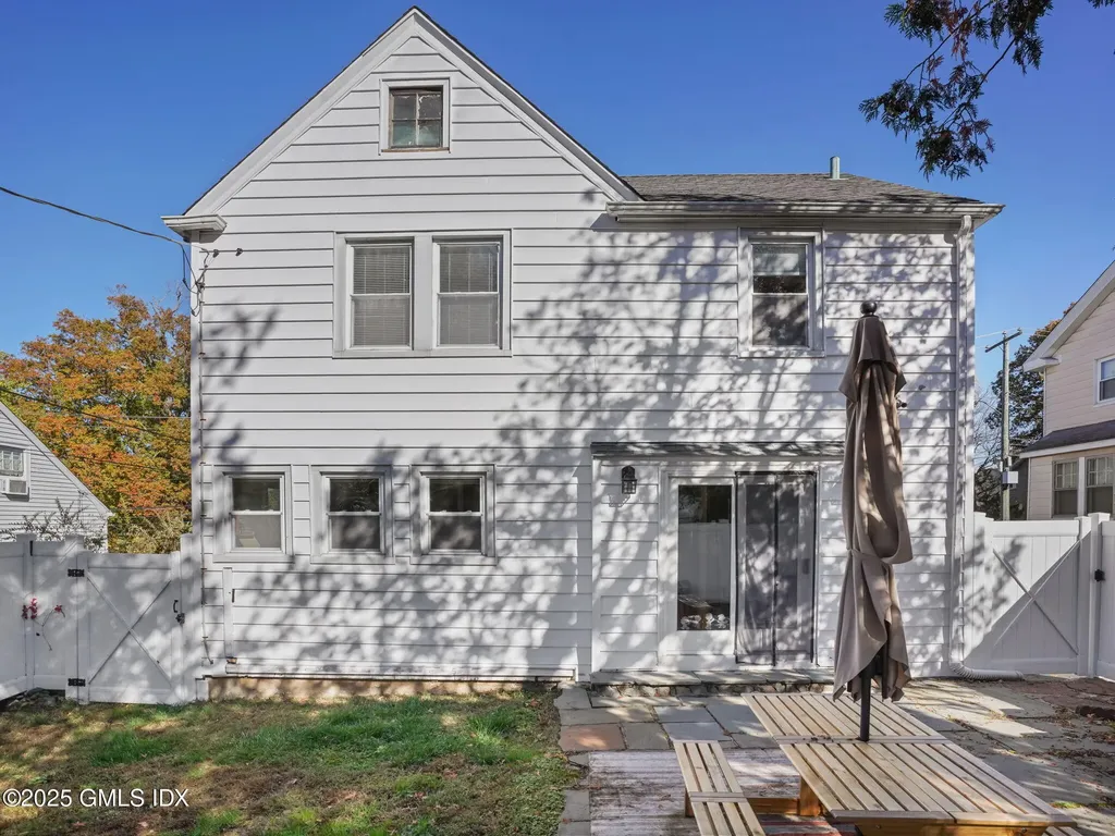 34 Bradley Place Stamford CT 06905