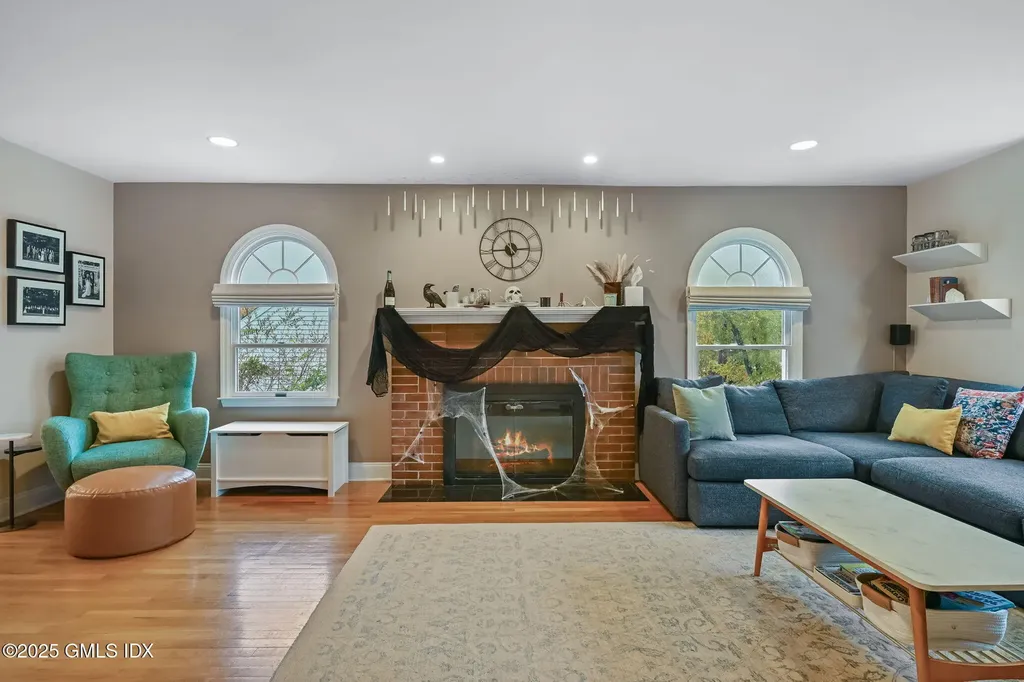 34 Bradley Place Stamford CT 06905