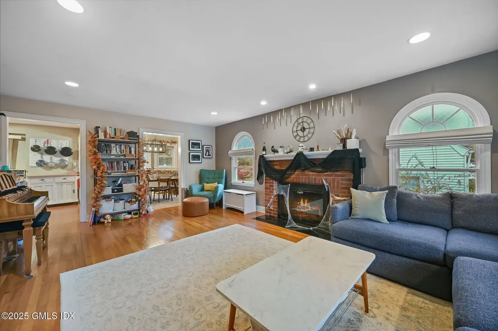 34 Bradley Place Stamford CT 06905