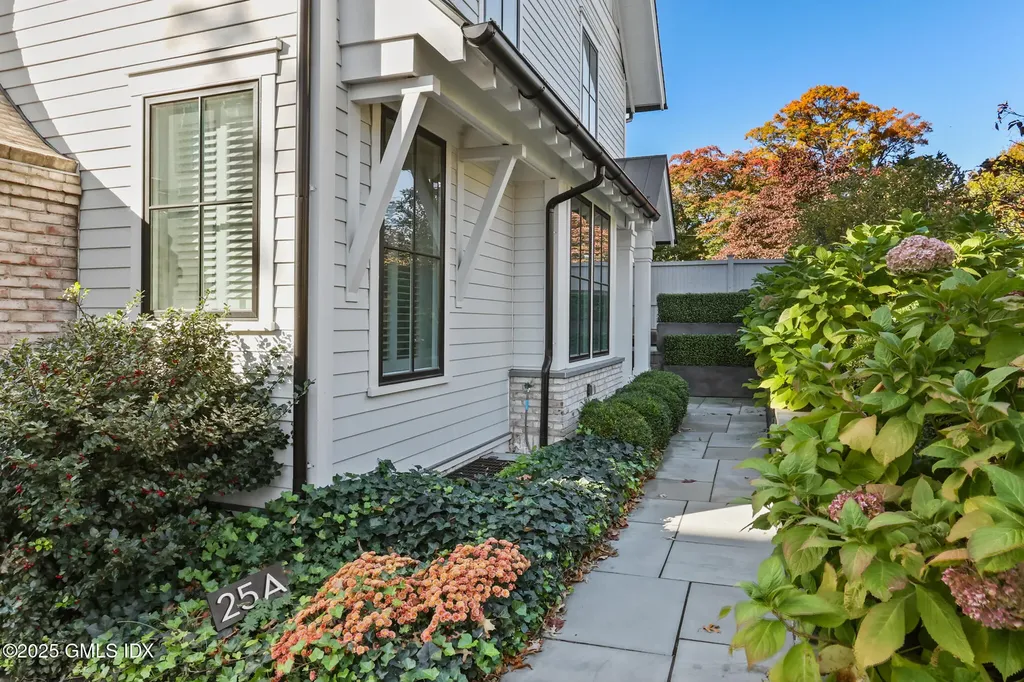 25 Woodland Drive Greenwich CT 06830