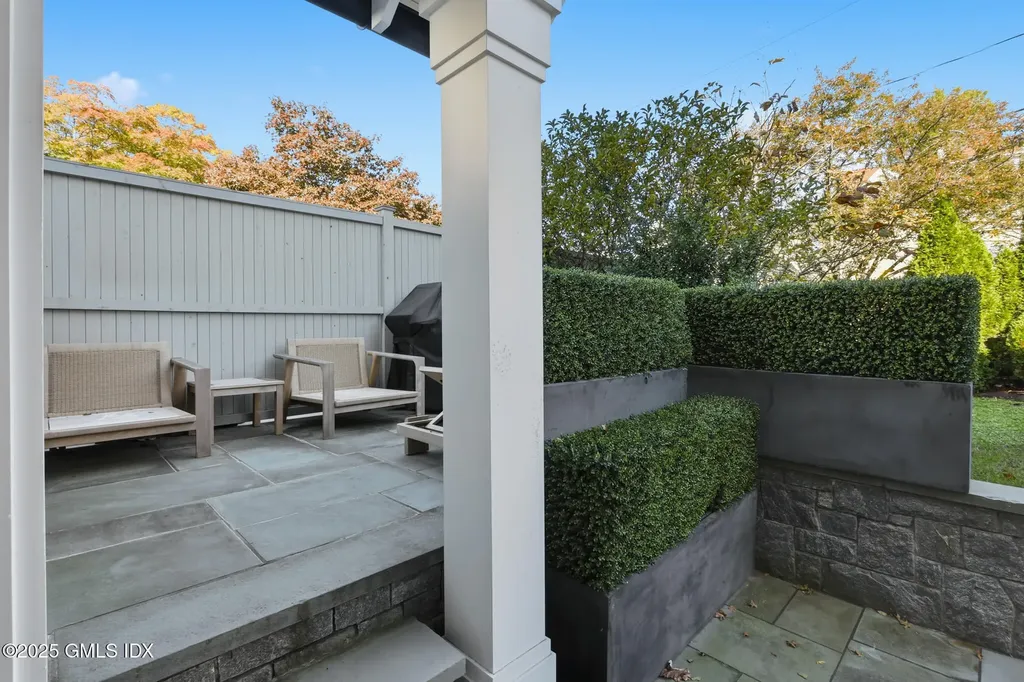 25 Woodland Drive Greenwich CT 06830